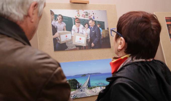 Мобільна виставка японської фотографії крокує Луганщиною