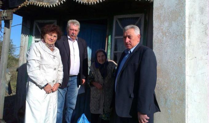 Напередодні відзначення Міжнародного дня людей похилого віку очільники району відвідали та поздоровили довгожителів Біловодщини