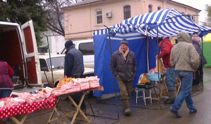 Сільськогосподарський ярмарок в селищі Біловодськ