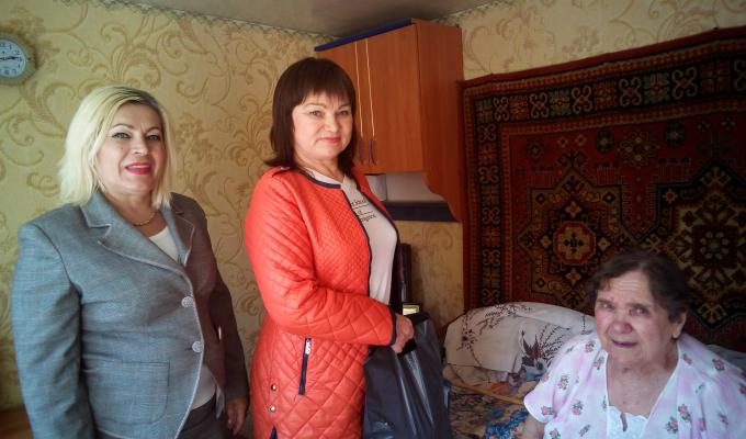 Малозабезпечених ветеранів війни привітали з Днем Перемоги