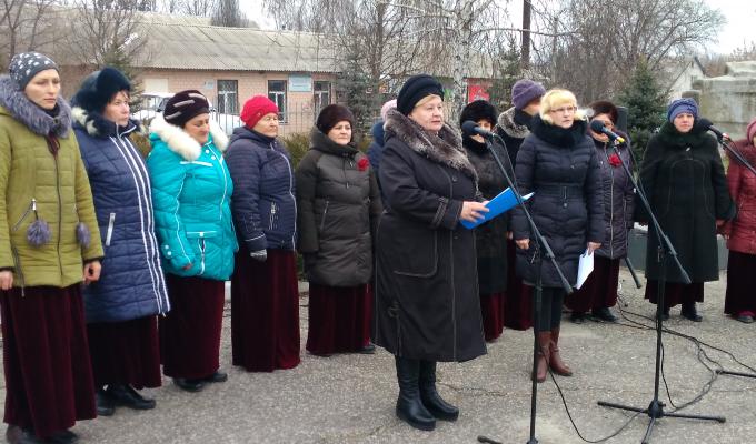 Урочисте покладання квітів до пам’ятника воїнам, загиблим у роки Другої світової війни