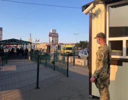 Через КПВВ «Станиця Луганська» з 15 жовтня тимчасово призупинять пропуск осіб