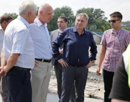 Очільник області оглянув стан капітального ремонту мосту у Старобільську