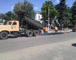 Проводиться ремонт дороги