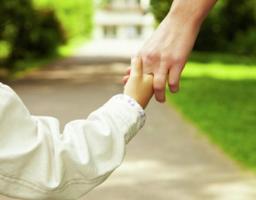 Шановні усиновлювачі, опікуни, прийомні батьки,  батьки-вихователі!